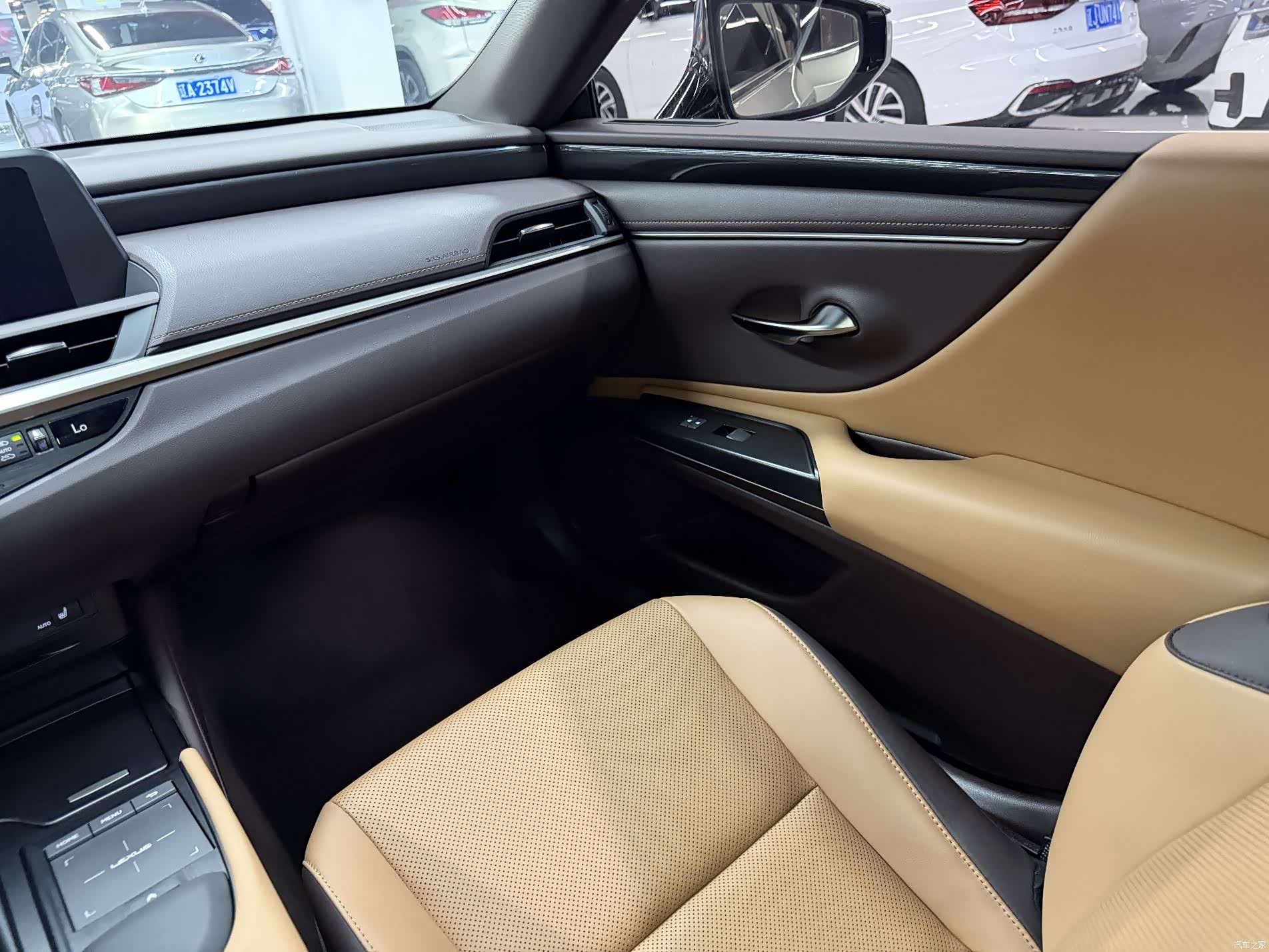 Lexus ES, 2020 12