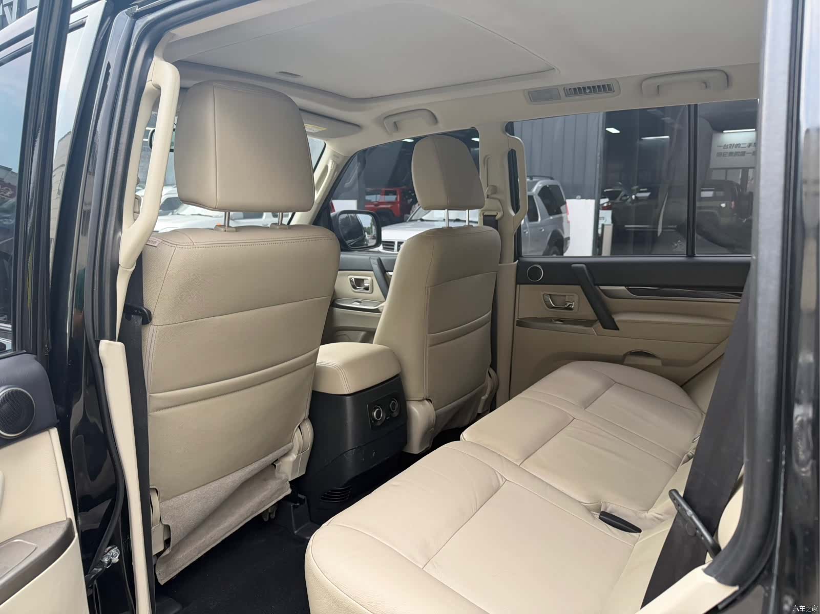 Mitsubishi Pajero, 2018 все фото