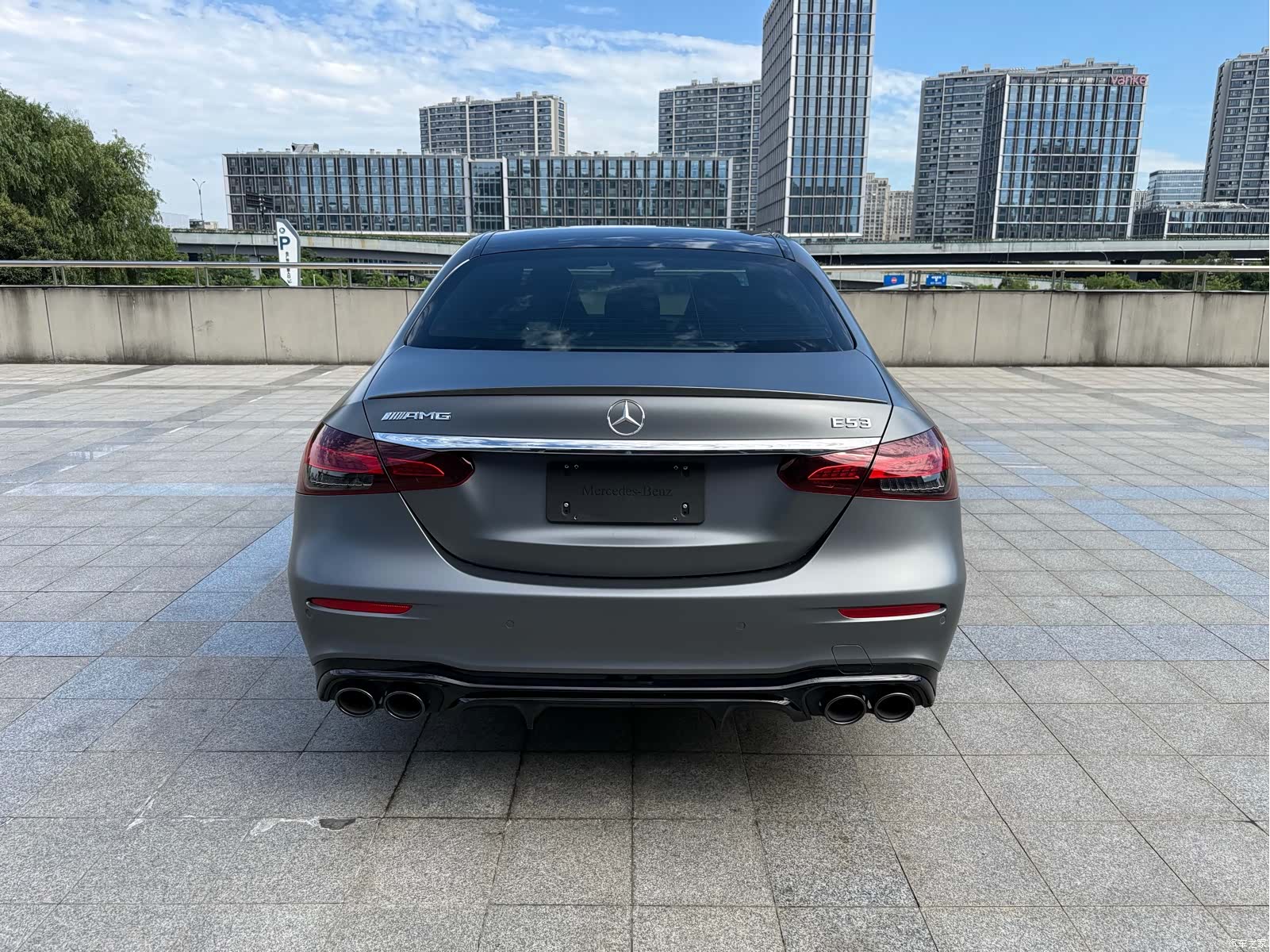 Mercedes-Benz E-Class, 2022 18