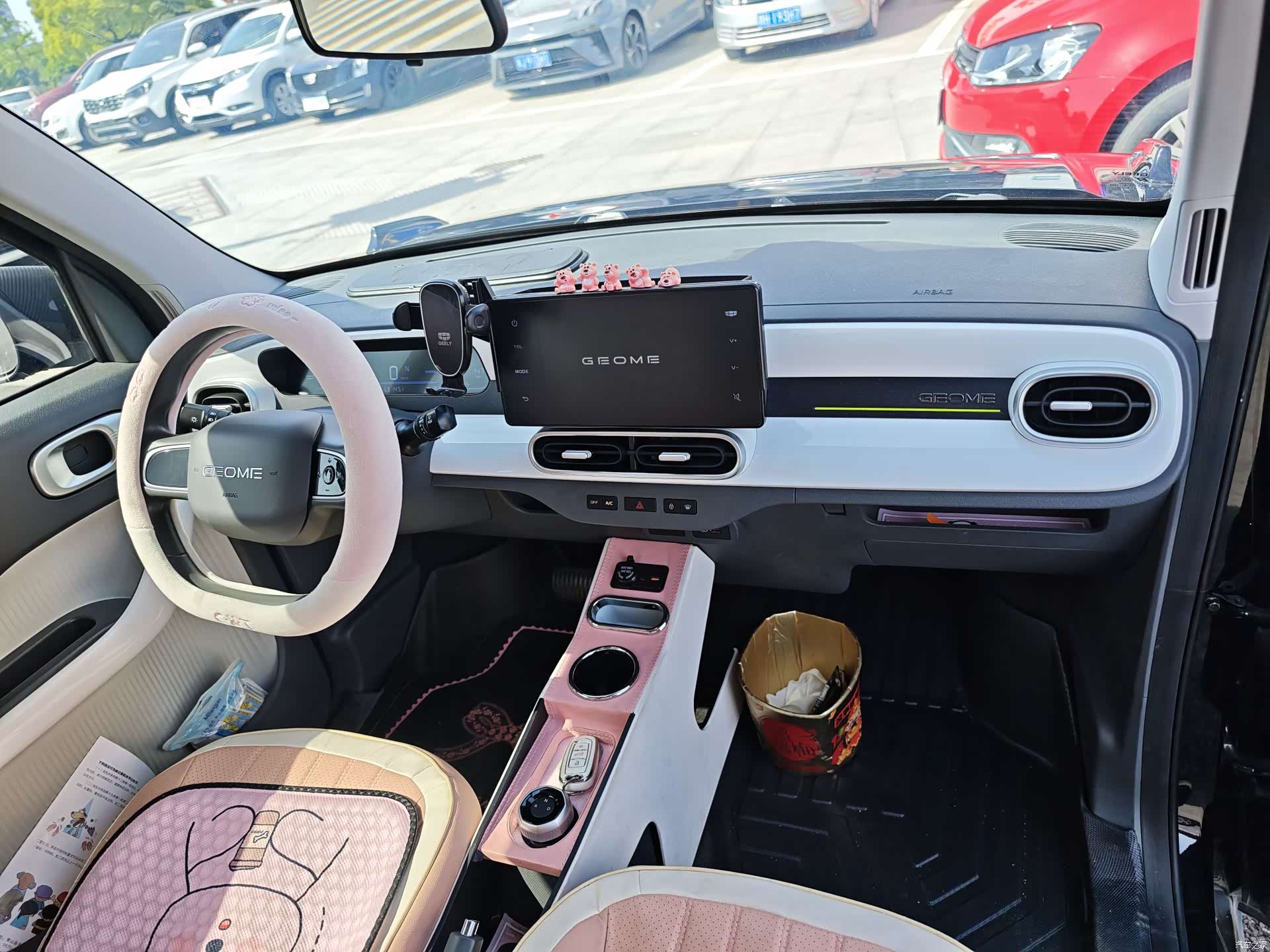 Geely Panda, 2025 8