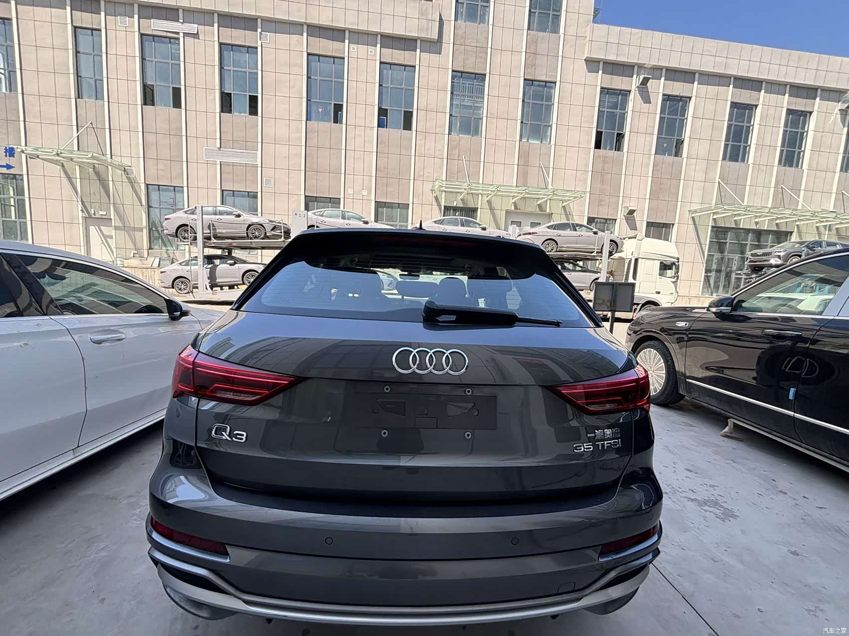 Audi Q3, 2023 6