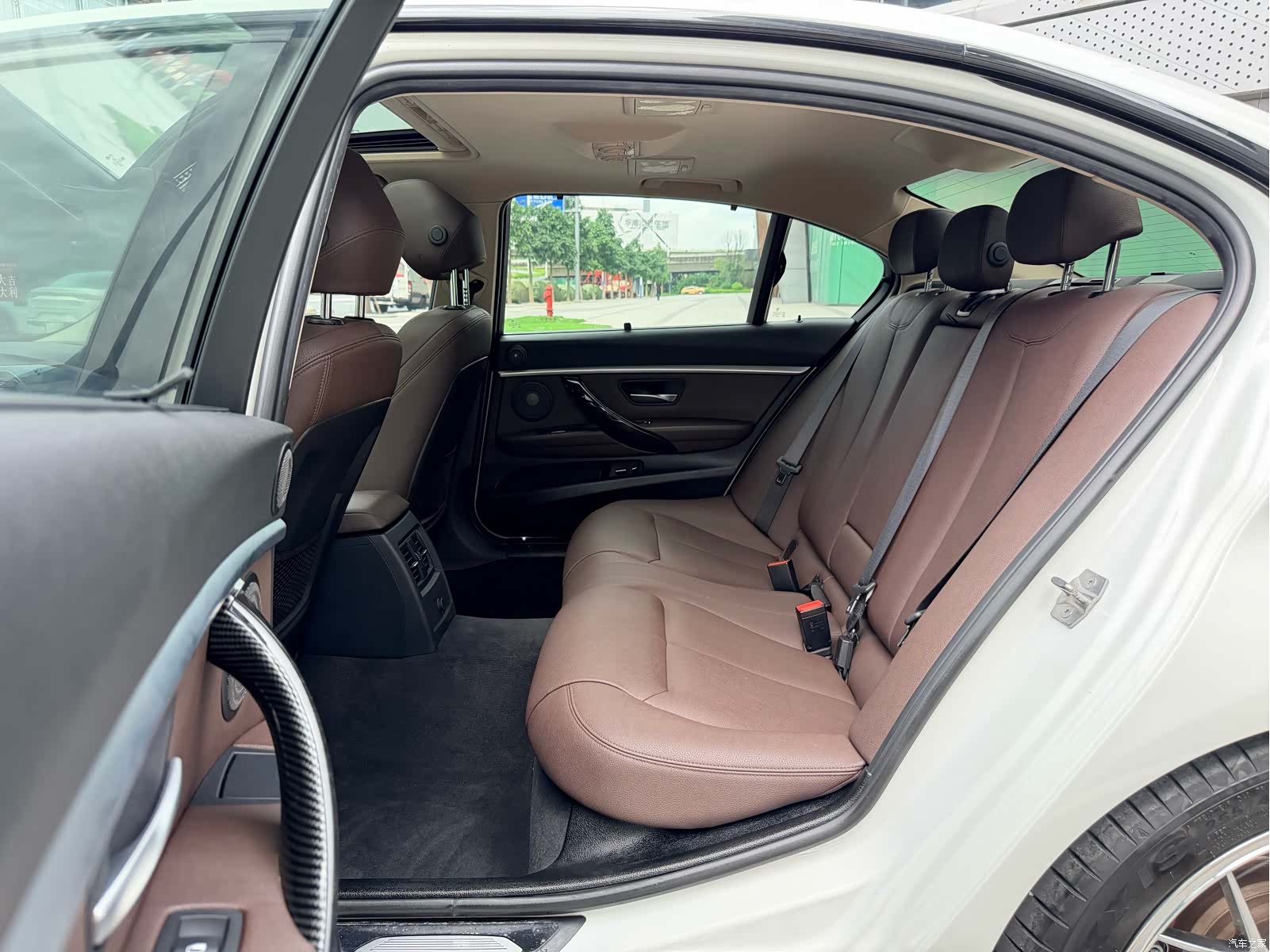BMW 3 Series, 2019 11
