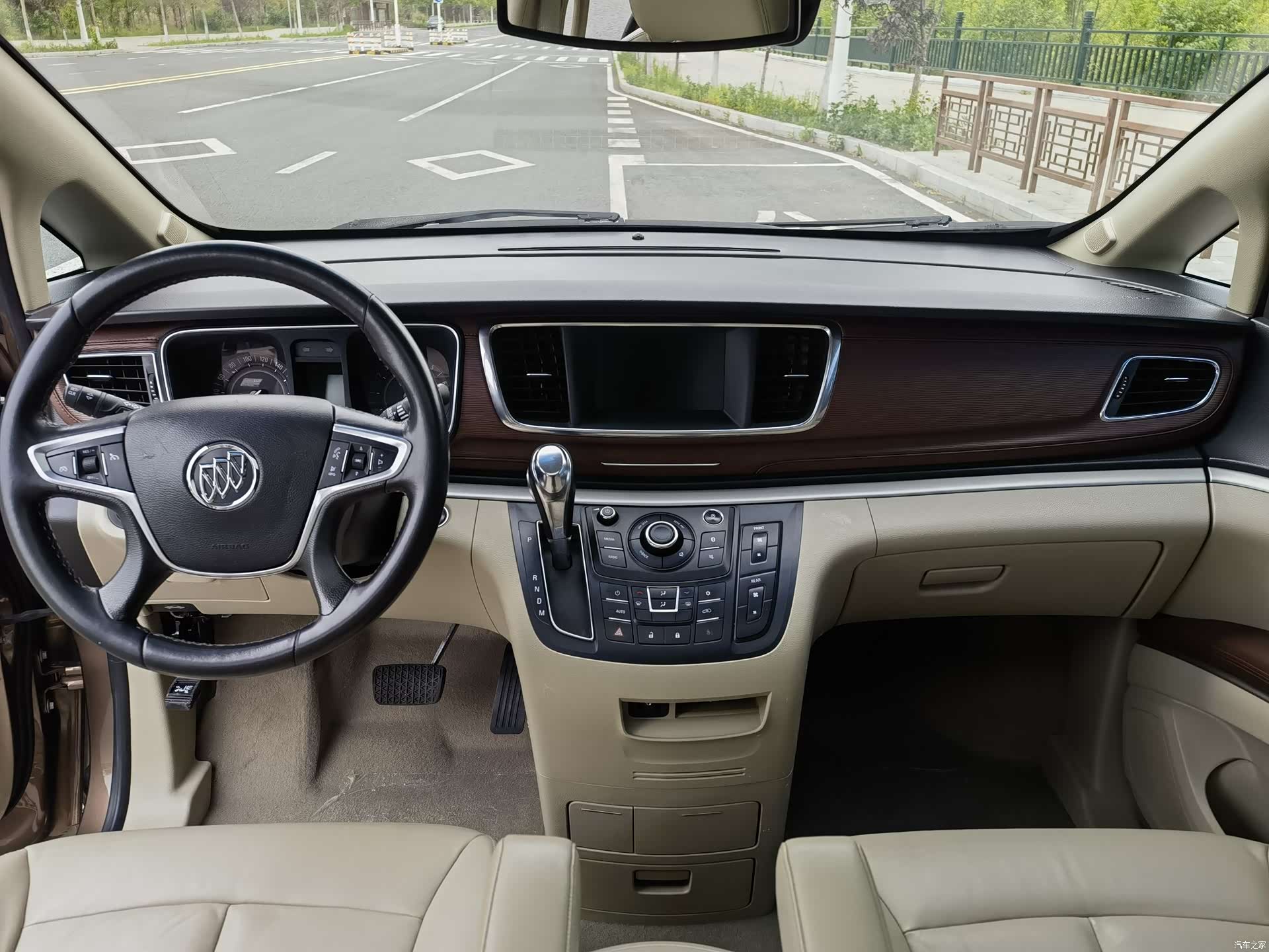 Buick GL8, 2019 12