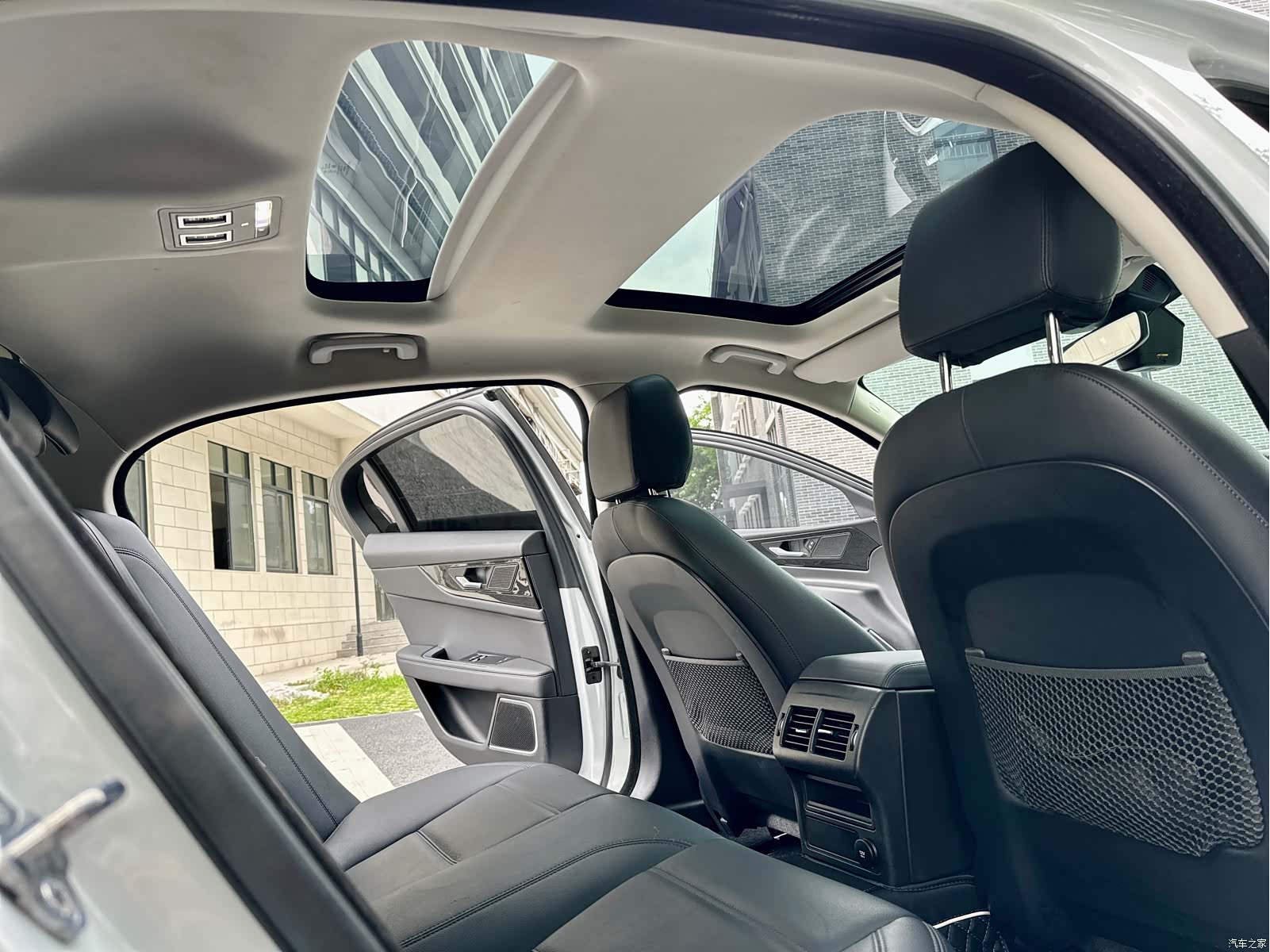 Land Rover XEL, 2020 14
