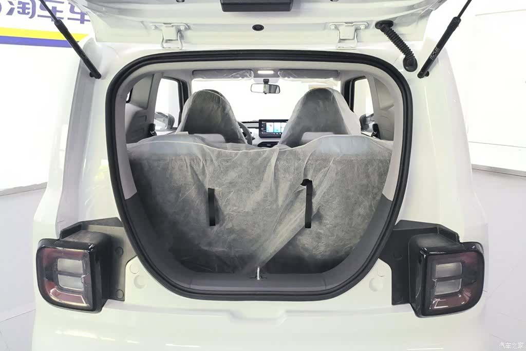Geely Panda, 2025 4