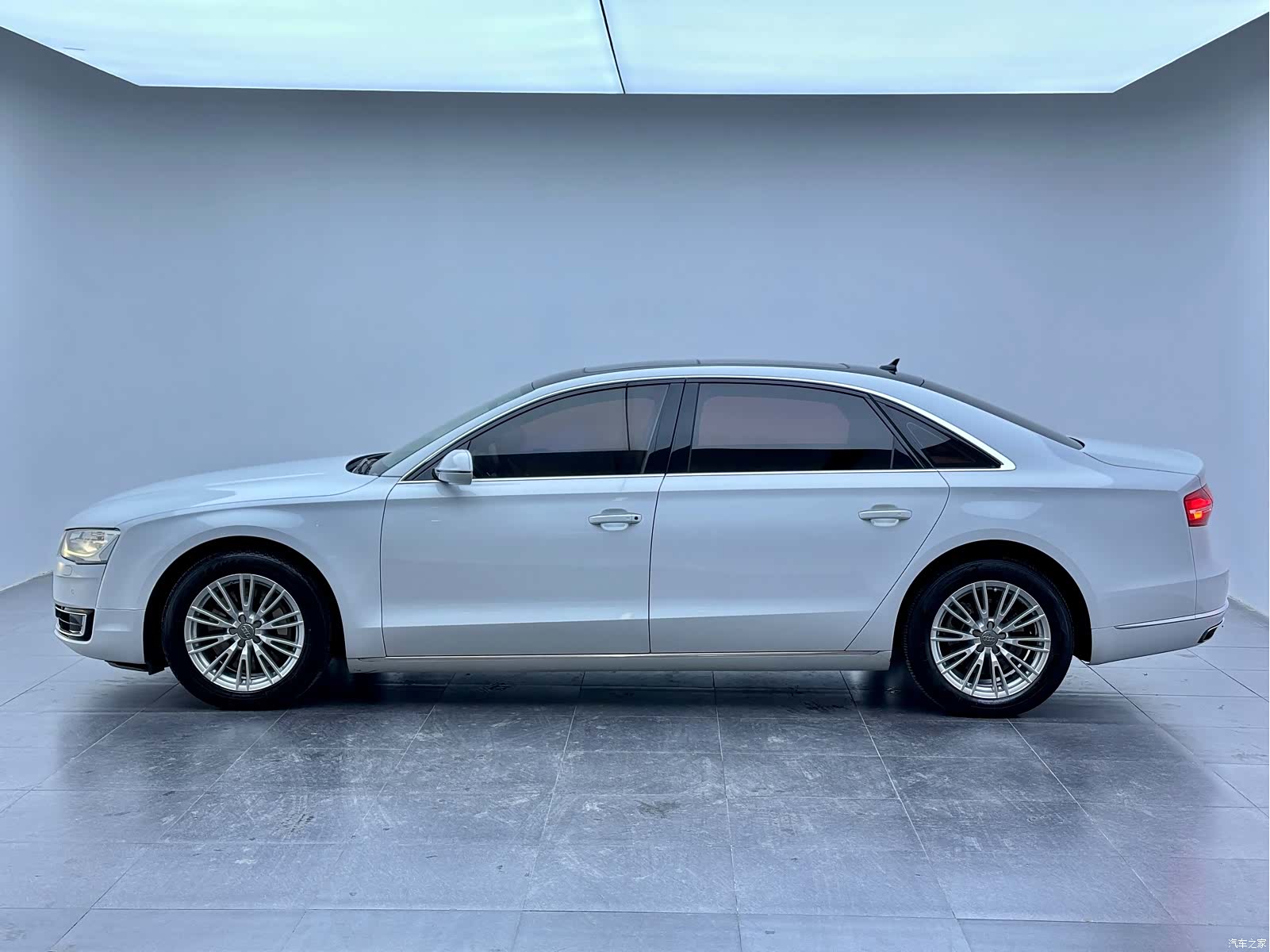 Audi A8L, 2015 14