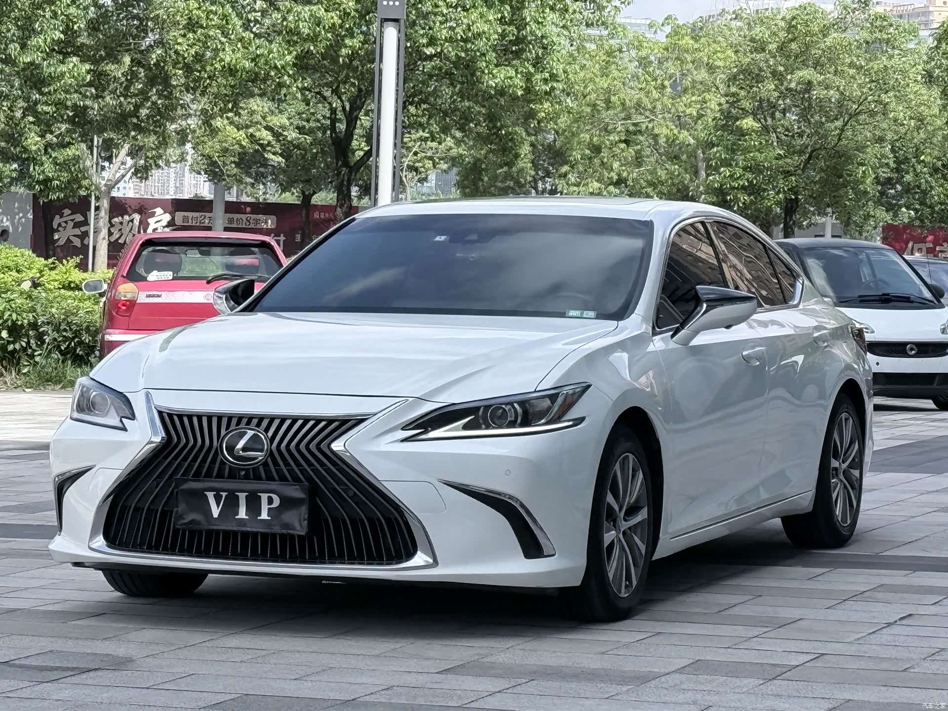 Lexus ES
