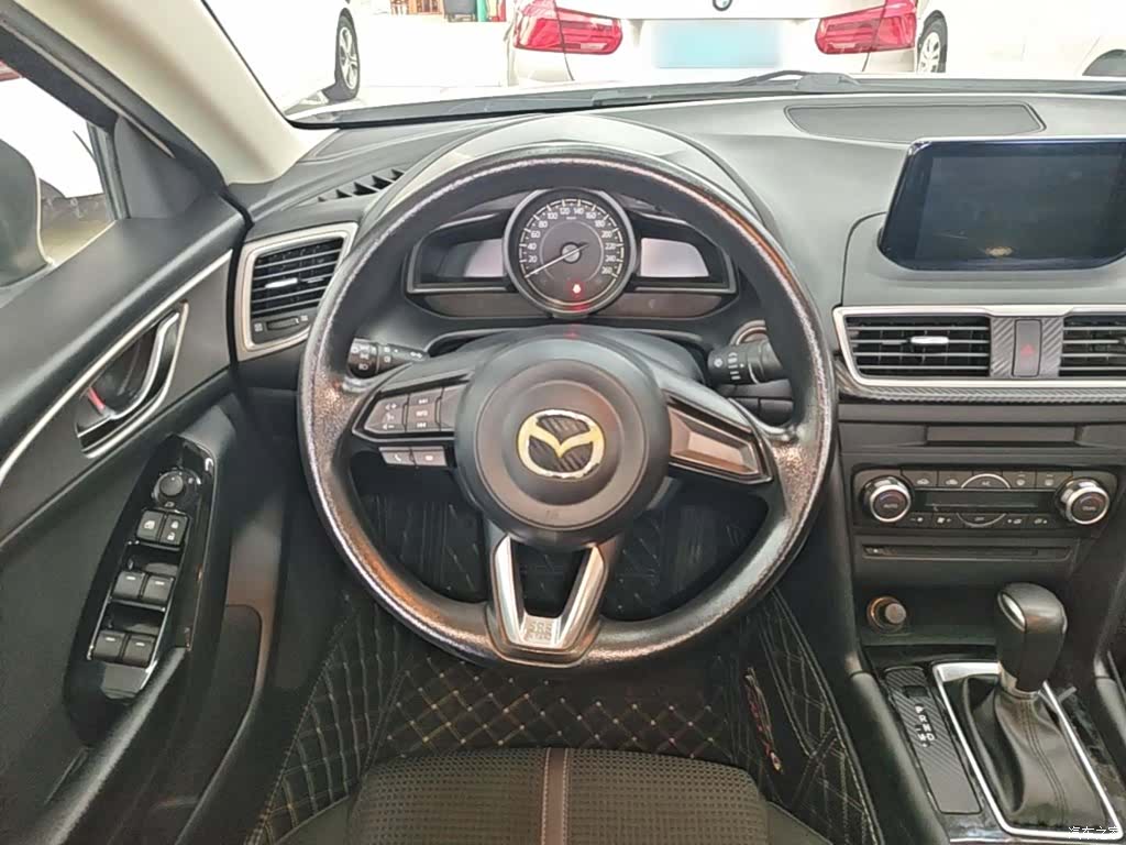 Mazda Mazda3, 2017 11