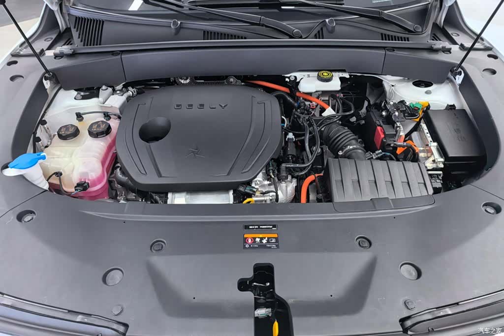 Geely Galaxy L7, 2024 10