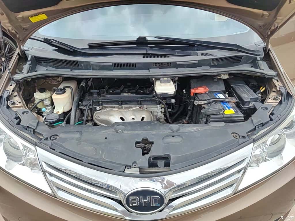 BYD M6, 2014 16