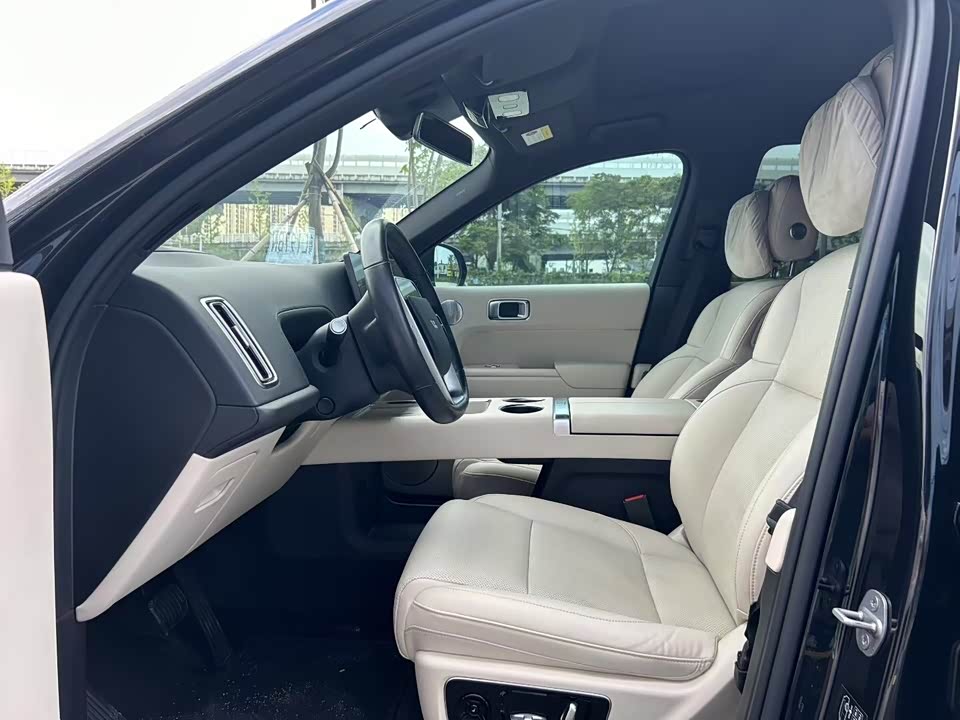 Li Auto Ideal L8