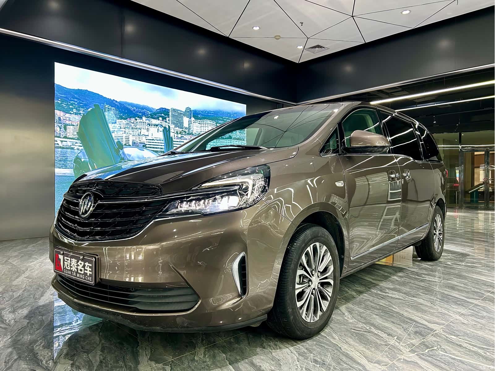 Buick GL8, 2022 1