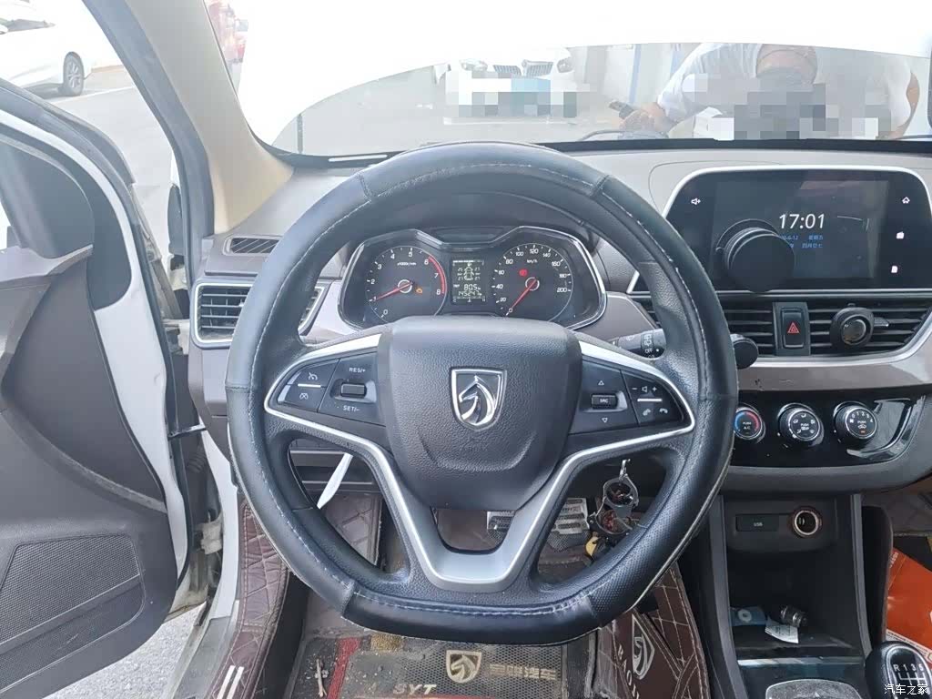 Wuling 310W, 2018 3