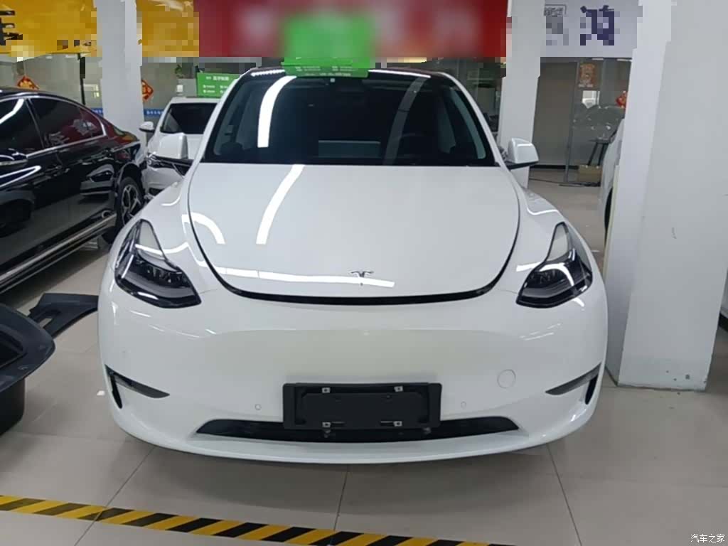 Tesla Model Y, 2021 3