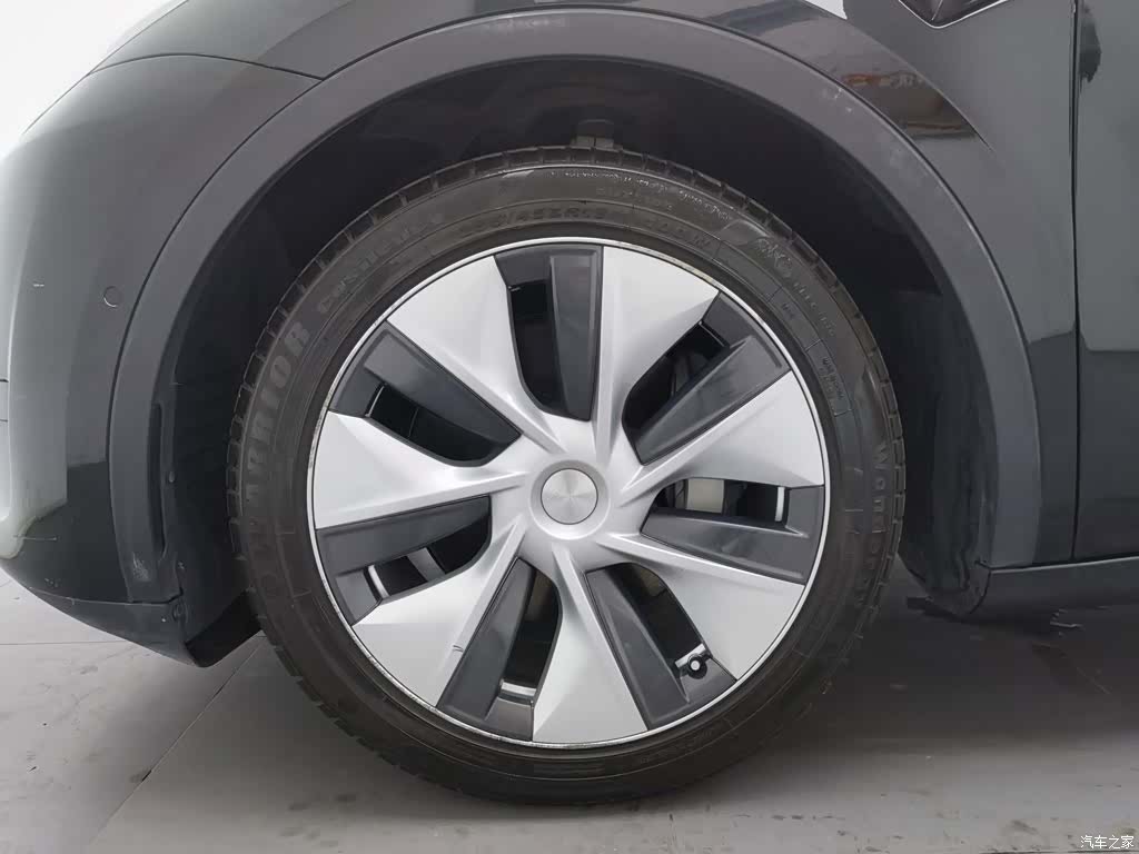 Tesla Model Y, 2022 17