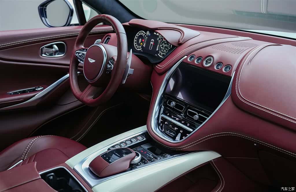 Aston Martin DBX, 2021 16