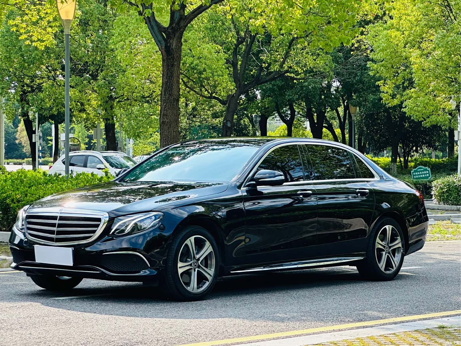 Mercedes-Benz E-Class, 2020 1