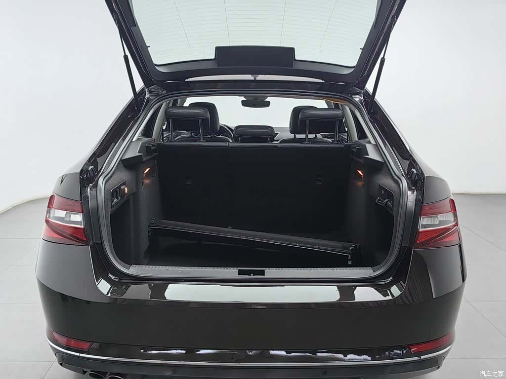Skoda Superb, 2017 16