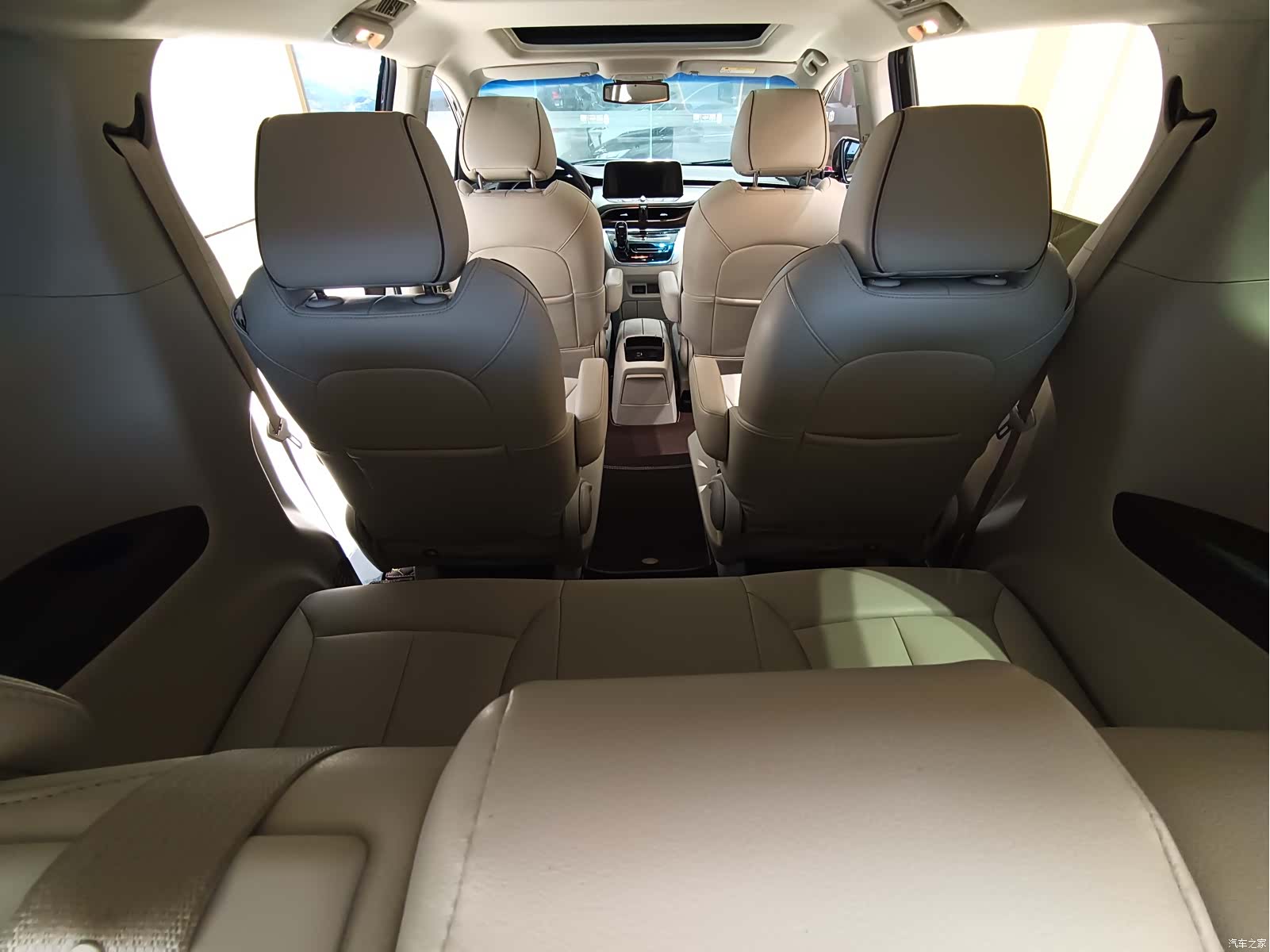 Buick GL8, 2020 13