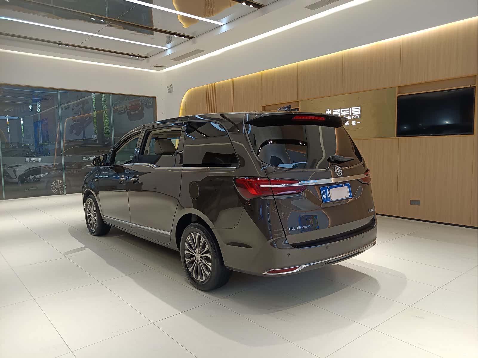 Buick GL8, 2020 4