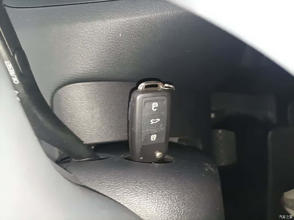 Volkswagen Sagitar, 2016 9