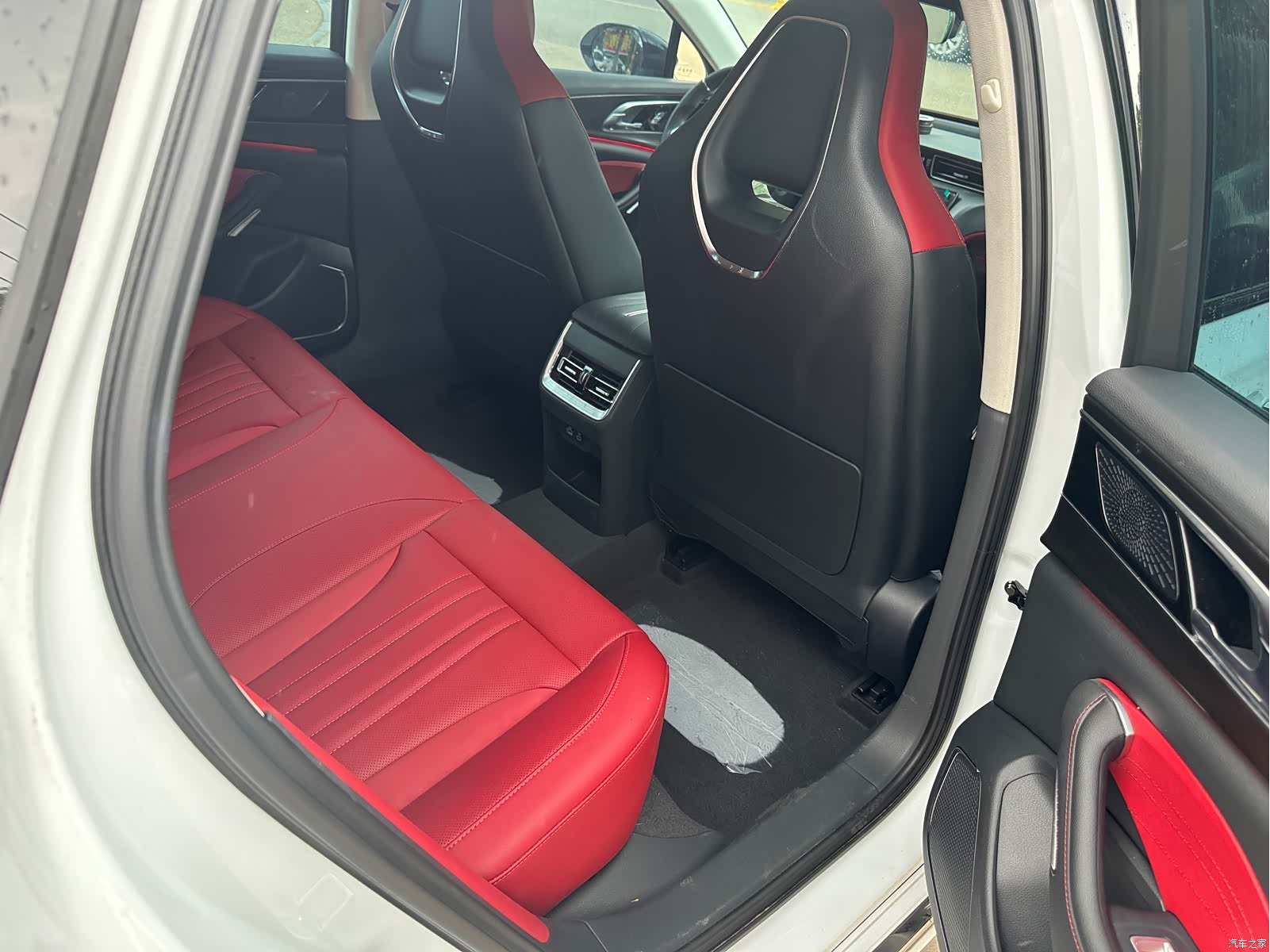 Hongqi H6, 2025 12