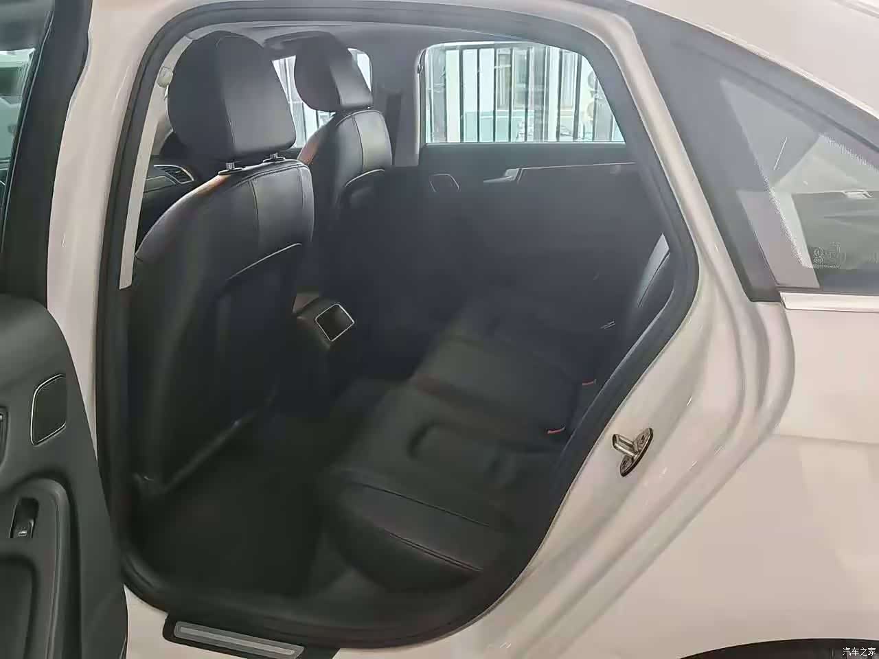 Audi A4L, 2012 6