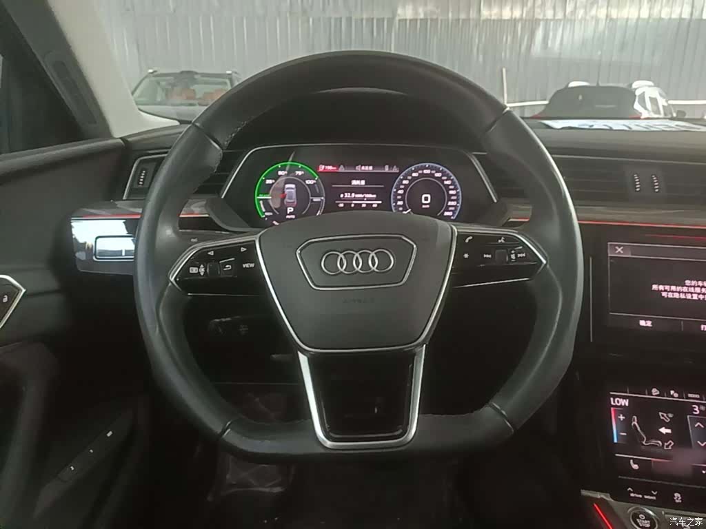 Audi e-tron, 2022 7