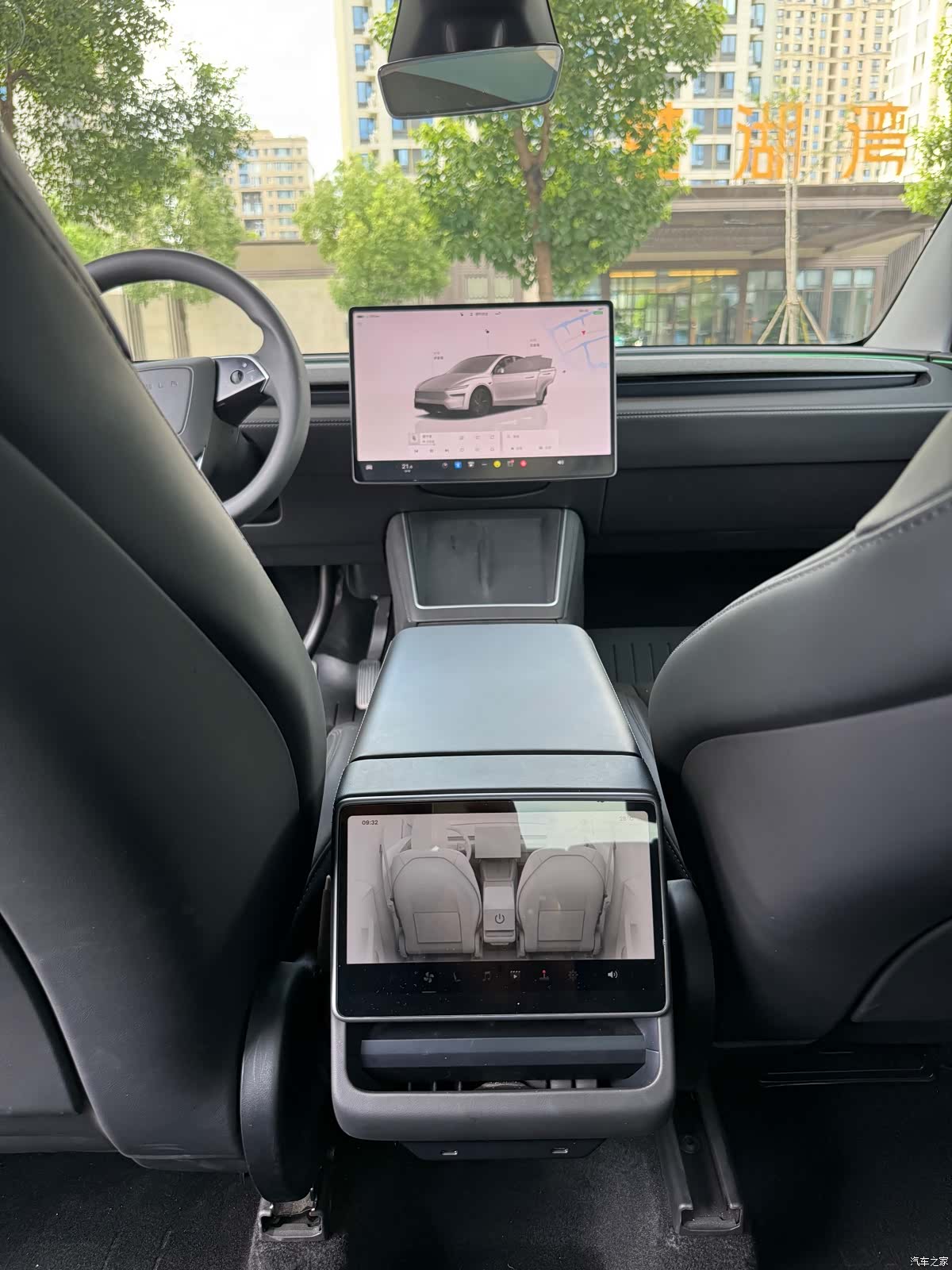 Tesla Model Y, 2025 7