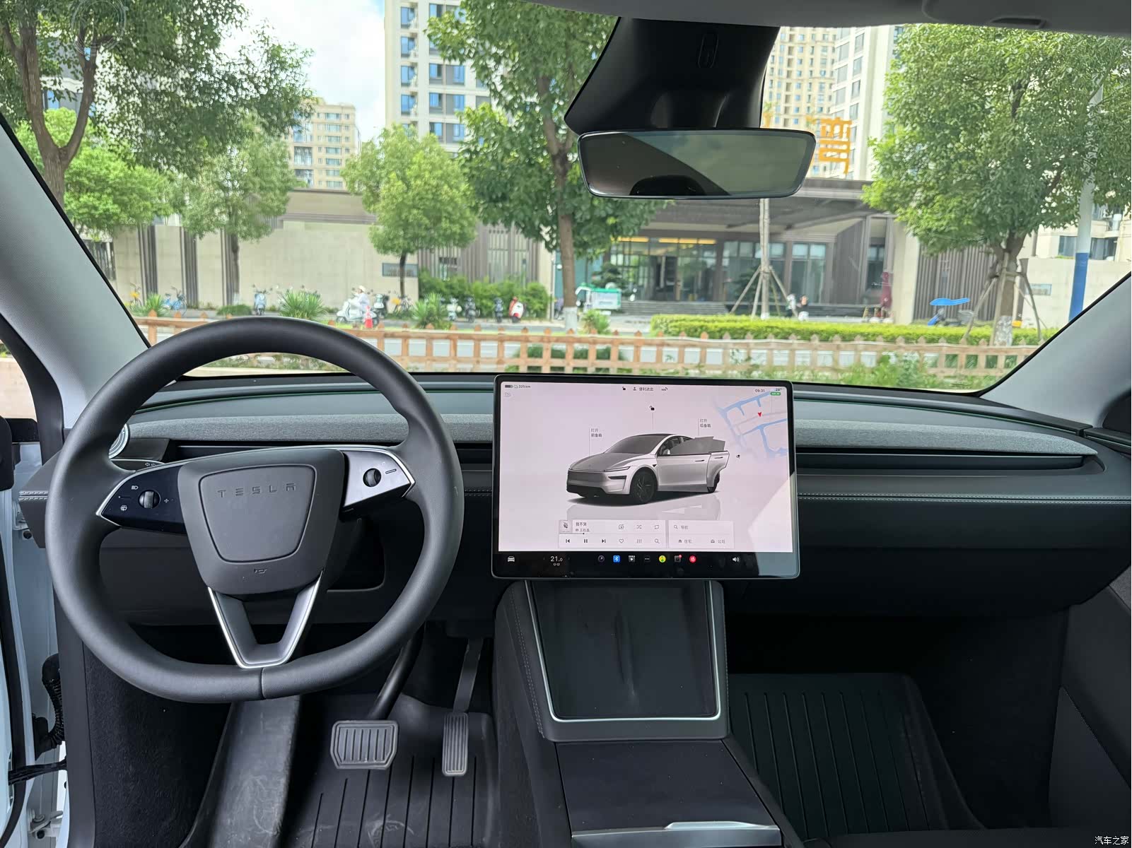 Tesla Model Y, 2025 6