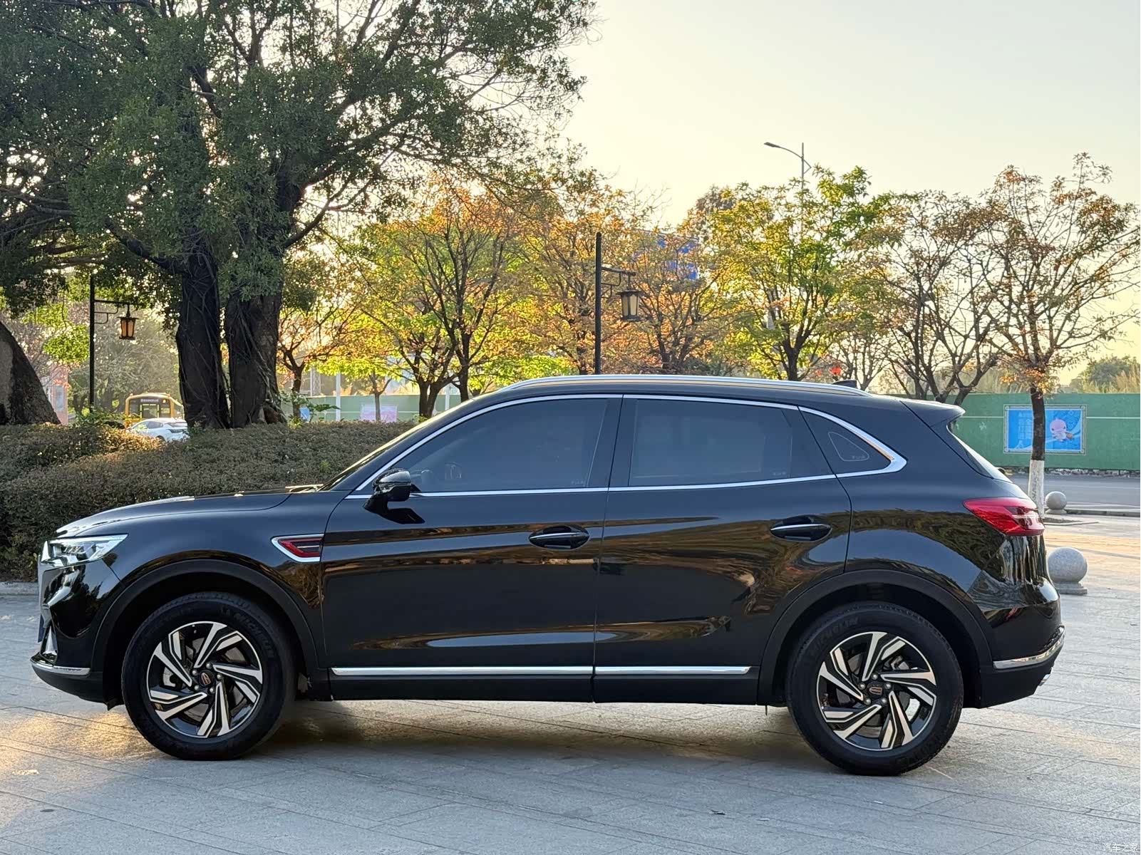 Hongqi HS5, 2022 4