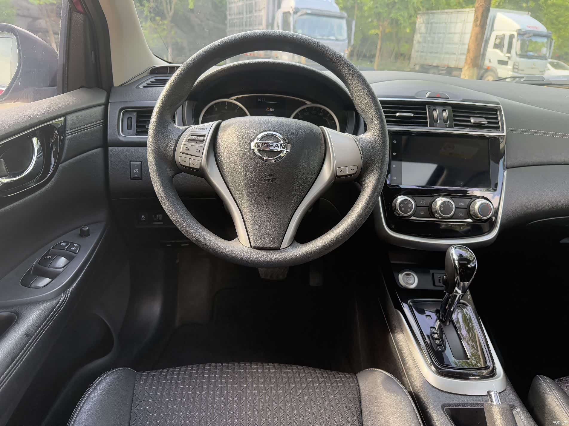 Nissan Tiida, 2019 10