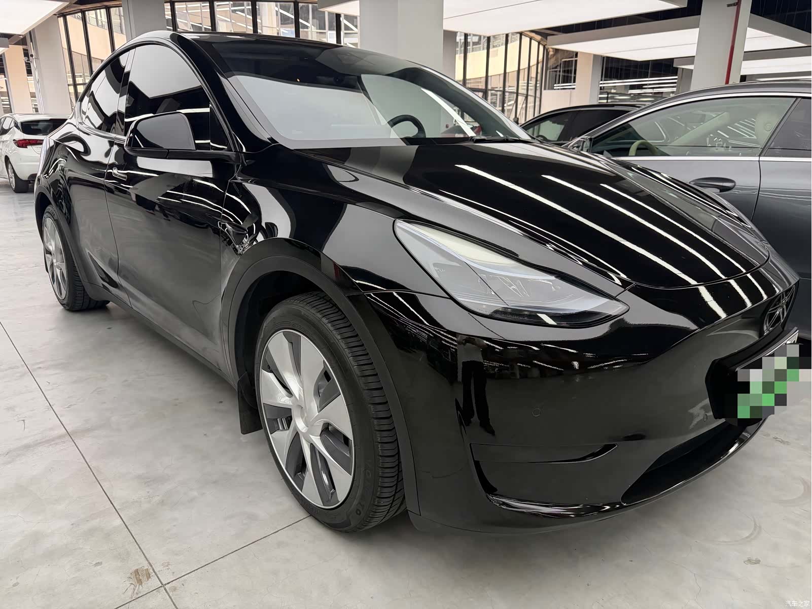 Tesla Model Y, 2023 3