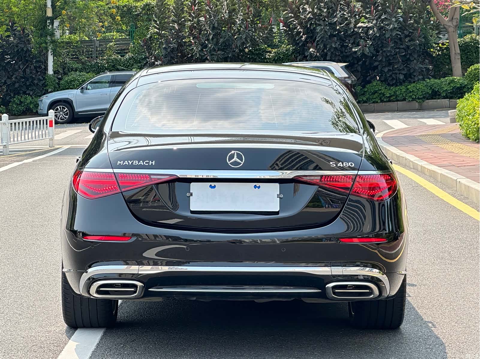Maybach S-Class, 2023 12