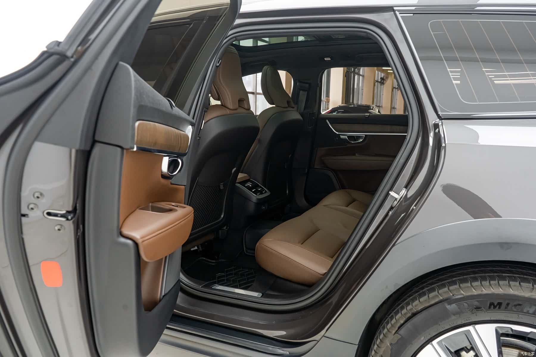 Volvo V90, 2025 7