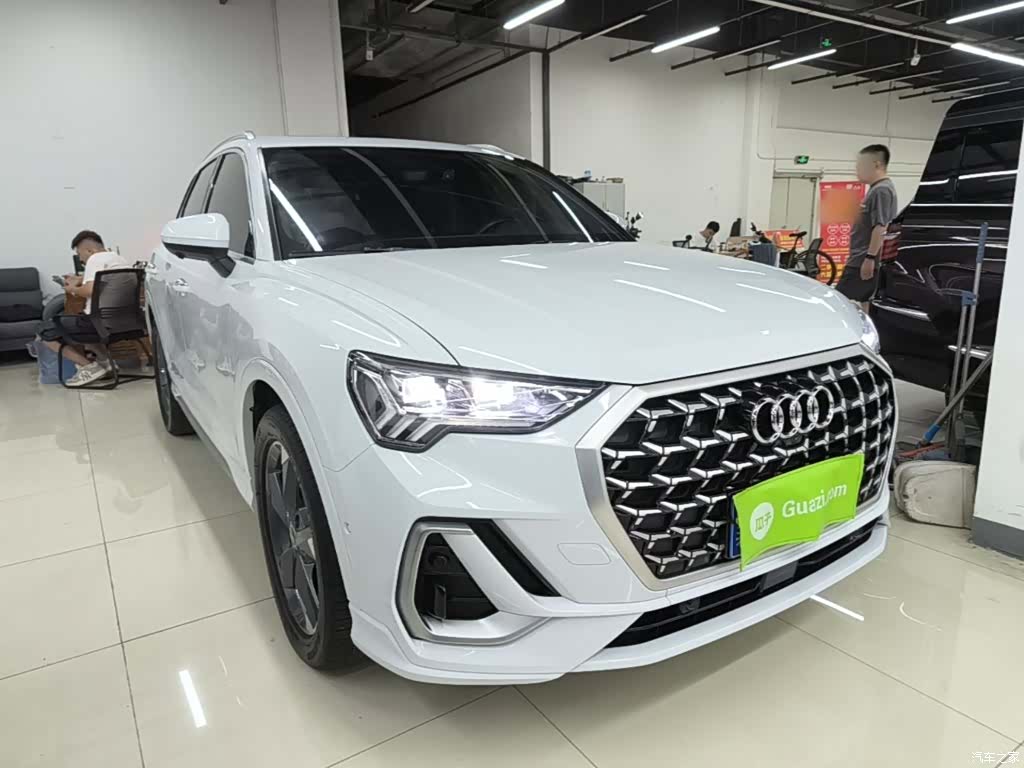 Audi Q3, 2024 4