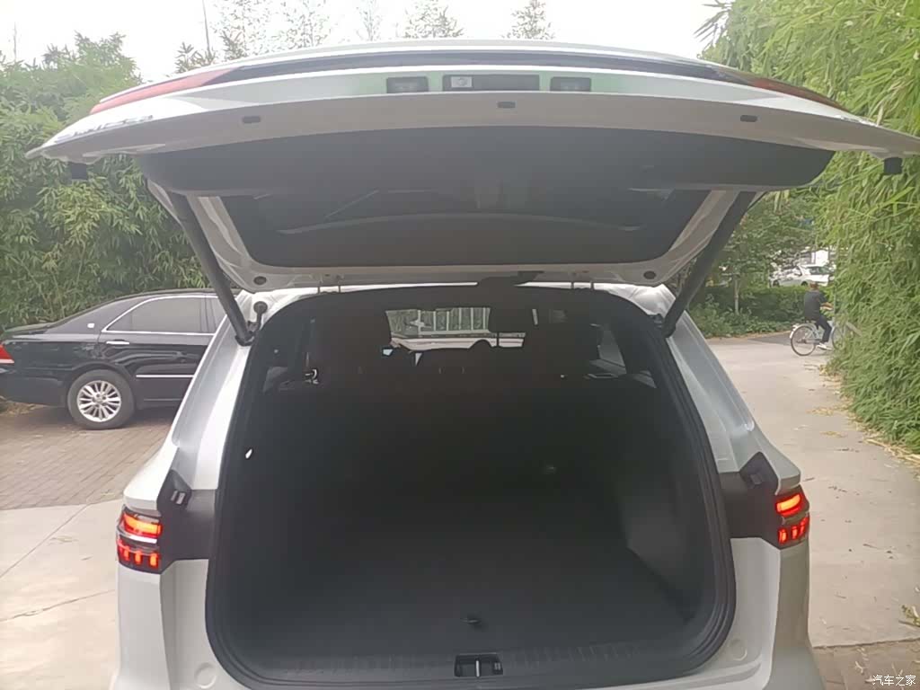 Geely Xingyue L, 2024 19