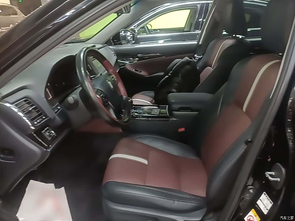 Toyota Crown, 2017 15