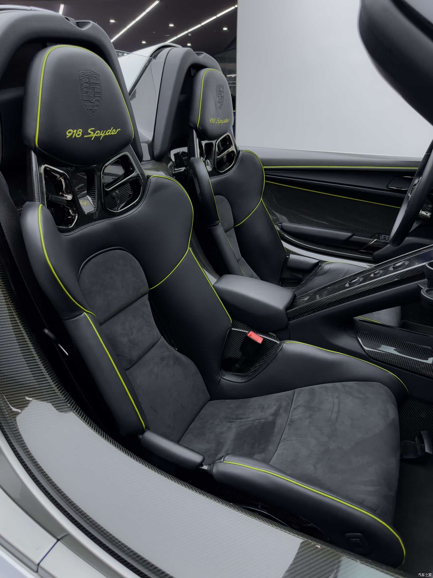 Porsche 918, 2015 24