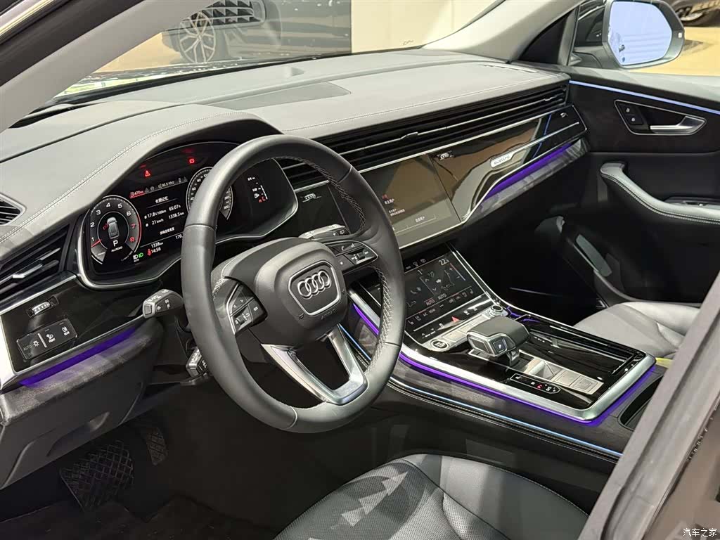 Audi Q8, 2025 14