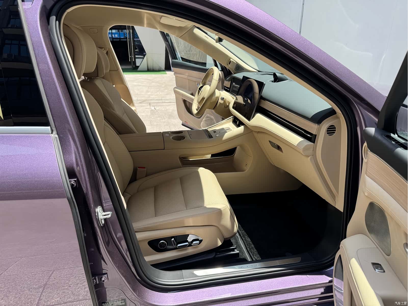 AITO M5, 2025 8
