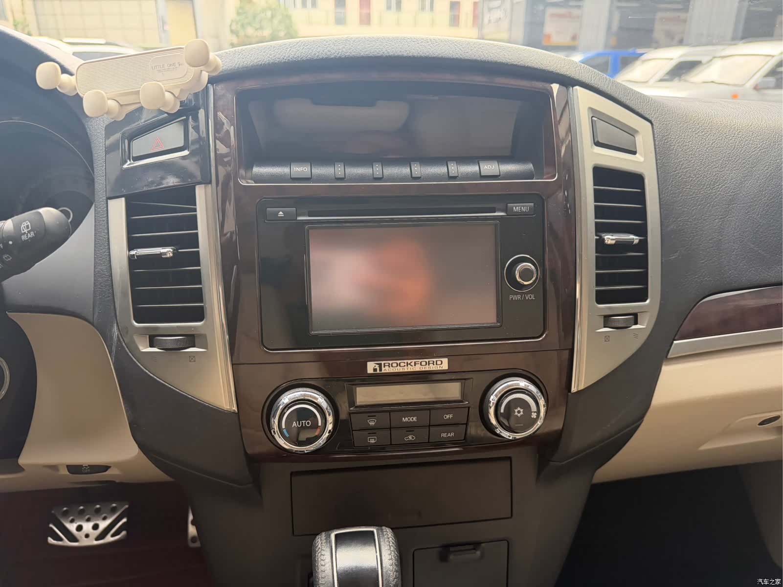 Mitsubishi Pajero, 2018 7