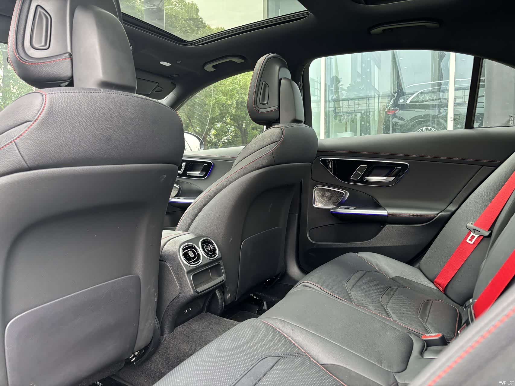 Mercedes-Benz C-Class, 2025 6