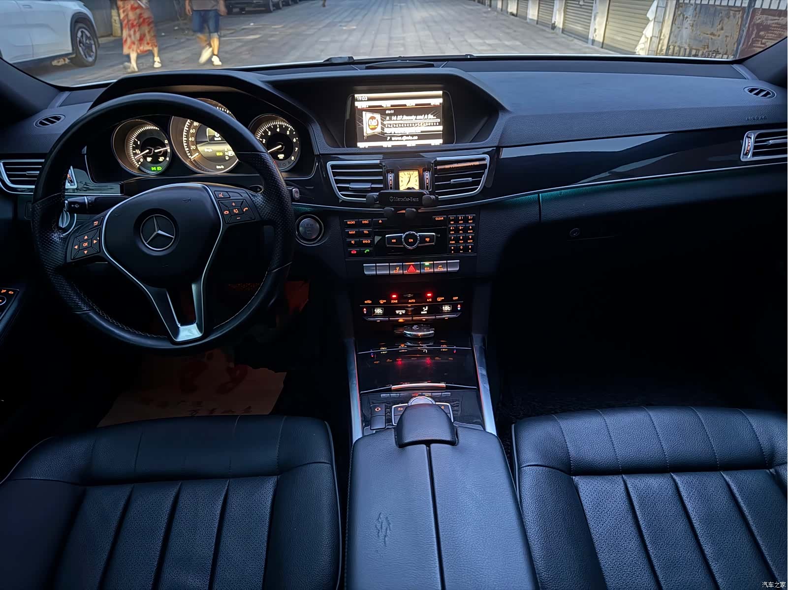 Mercedes-Benz E-Class, 2015 8