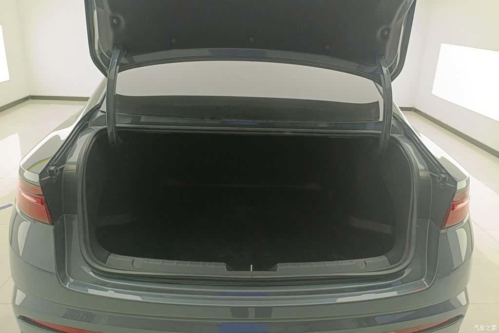 Geely Preface, 2024 4