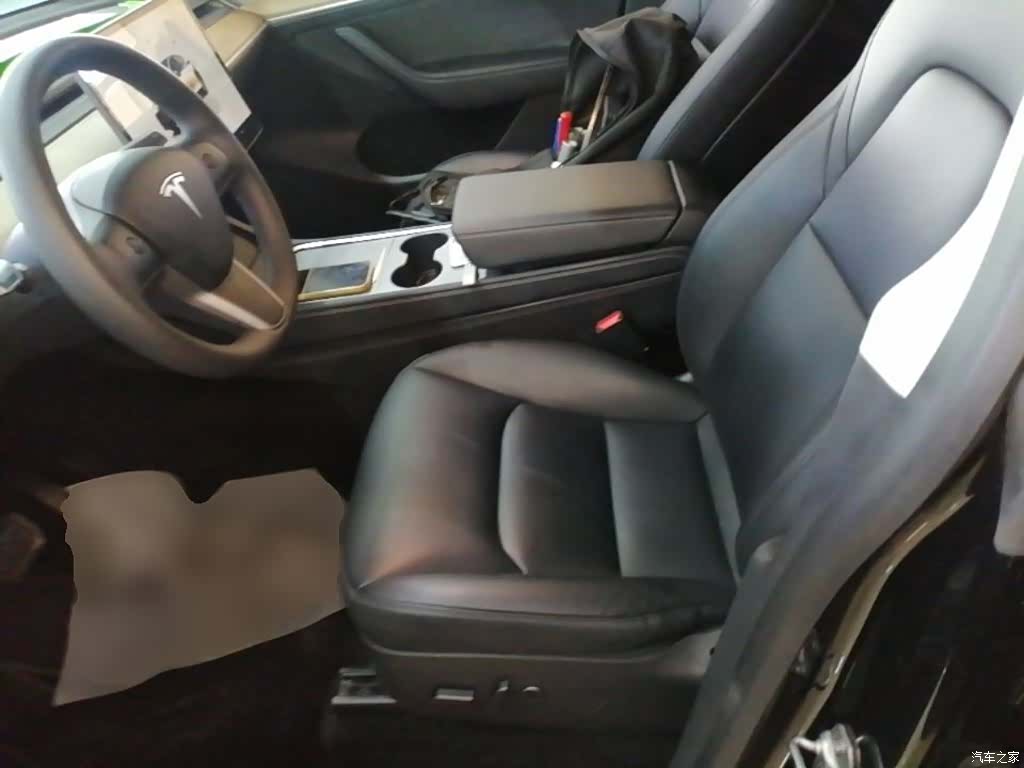 Tesla Model Y, 2022 15
