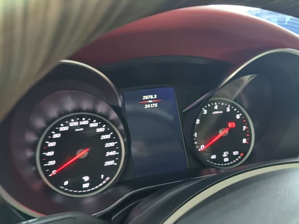 Mercedes-Benz V-class