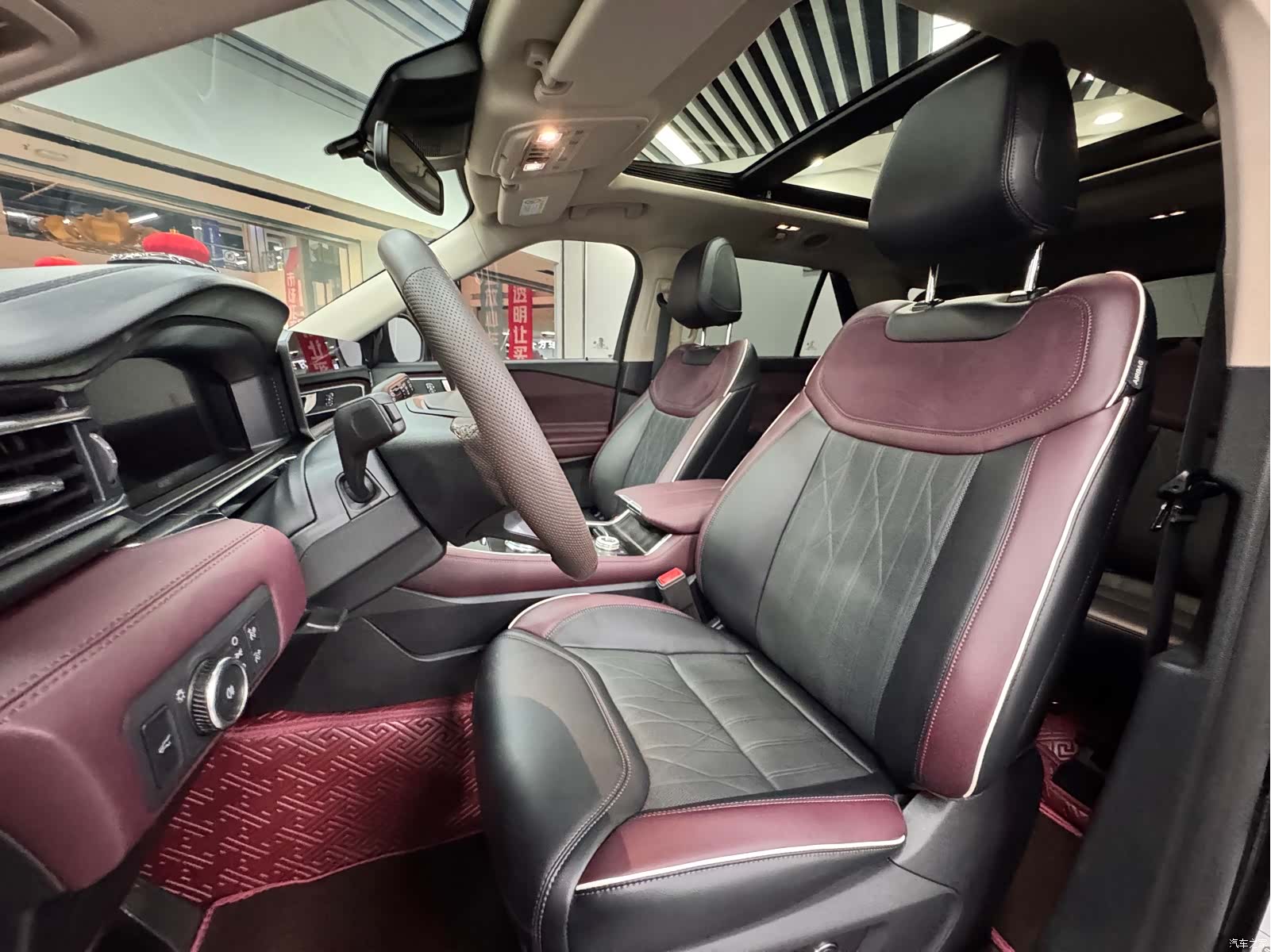 Ford Explorer, 2023 6