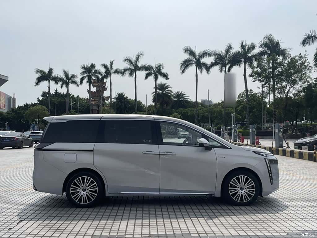 Trumpchi E8, 2024 22