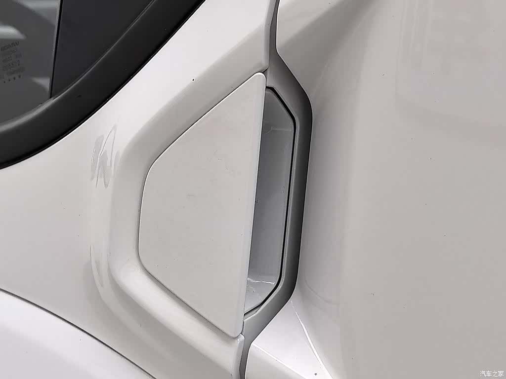 Wuling NanoEV, 2022 18